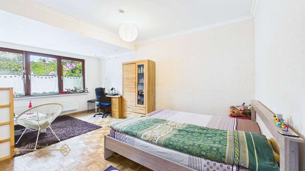 Immobilie in Achim - Achim - Uesen • Großzügiges Zweifamilienhaus mit 4 Garagen & Wintergarten - Bild 4