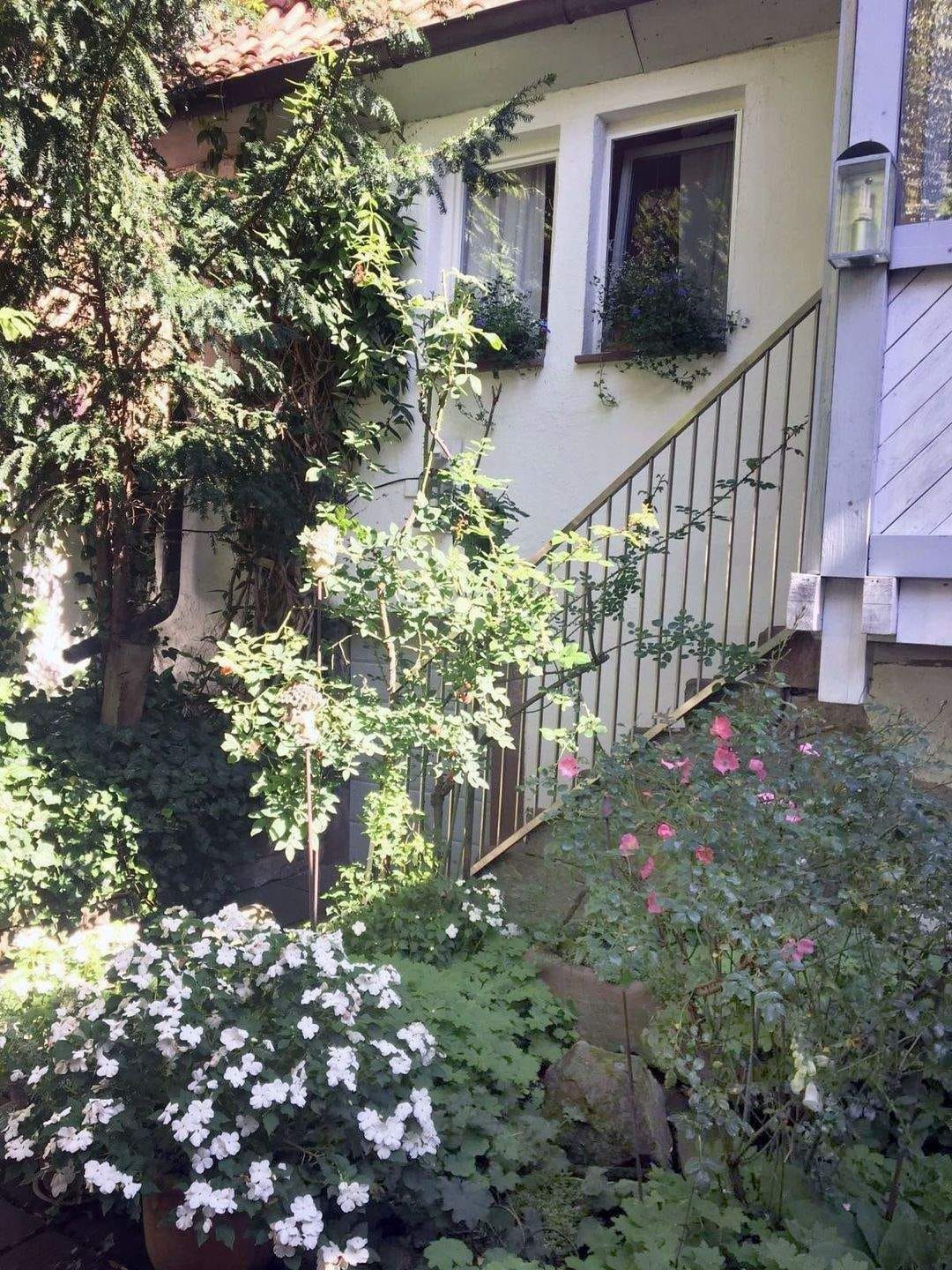 Immobilie in Greußenheim - "Urgemütliches" Einfamilienhaus mit herrlichem Innenhof - Bild 1