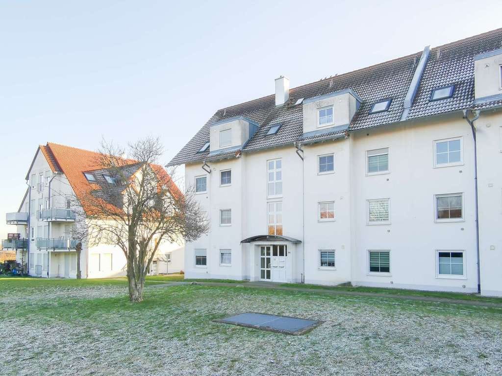 Immobilie in Schkopau - 5,2% Rendite! | 3RW | Sonnenbalkon | Tiefgarage | Ruhige Wohnlage | Gäste-WC - Bild 1