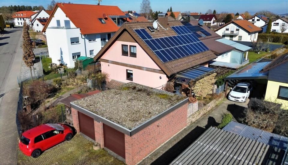 Immobilie in Neuhausen - Großes Wohnhaus mit Einliegerwohnung  - Bild 0