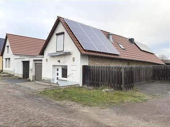 Immobilie in Seegebiet Mansfelder Land -  EFH mit Nebengebäude in Röblingen - Bild 0