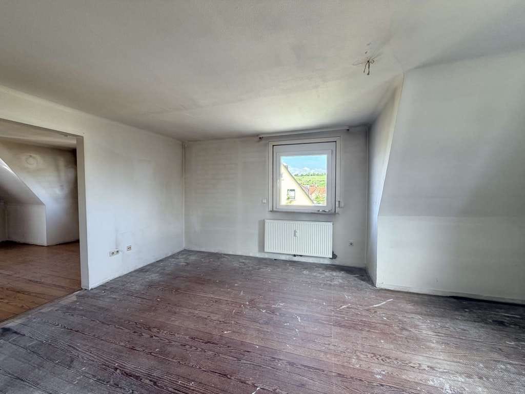 Immobilie in Kirchheim am Neckar - Dachgeschosswohnung in zentraler Lage von Kirchheim am Neckar - Bild 2