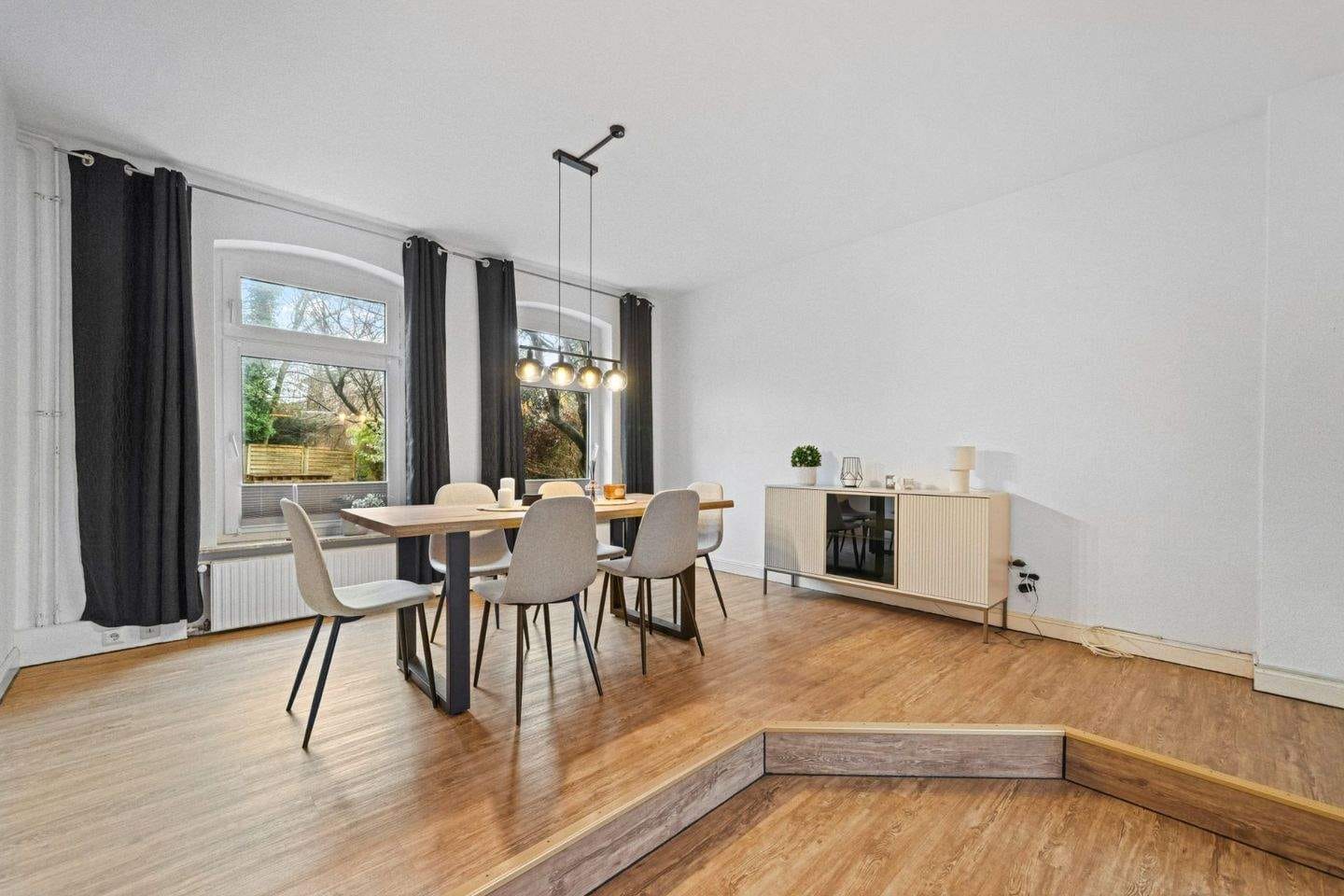 Immobilie in Hohenwestedt - Viel Platz, Flair & Möglichkeiten - Historisches Haus in zentraler Lage - Bild 1
