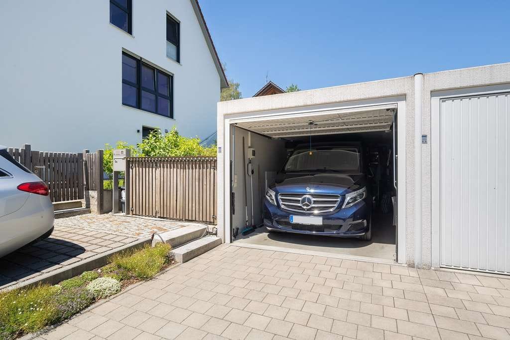 Immobilie in Buch am Erlbach - Zeitgemäßer Wohnkomfort KfW 55 - top moderne DHH in Ortsrandlage mit PV-Anlage.   - Bild 2