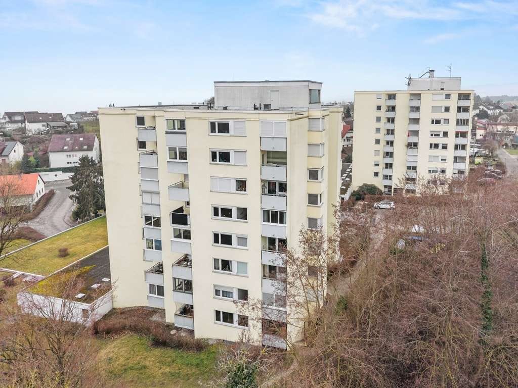 Immobilie in Hagnau am Bodensee - großzügige 3,5 Zimmer Eigentumswohnung
- barrierefrei erreichbar - renovierungsbedürftig -   - Bild 2