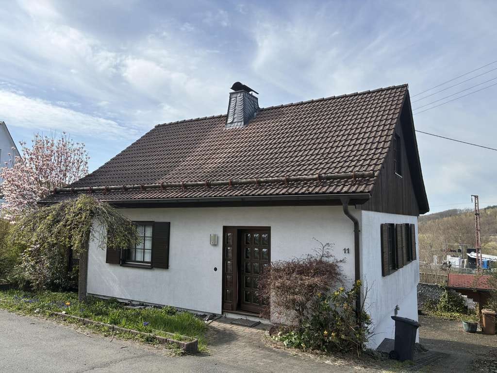 Immobilie in Wilnsdorf - Schickes Einfamilienhaus in beliebter Wohngegend in Wilnsdorf-Niederdielfen - Bild 2