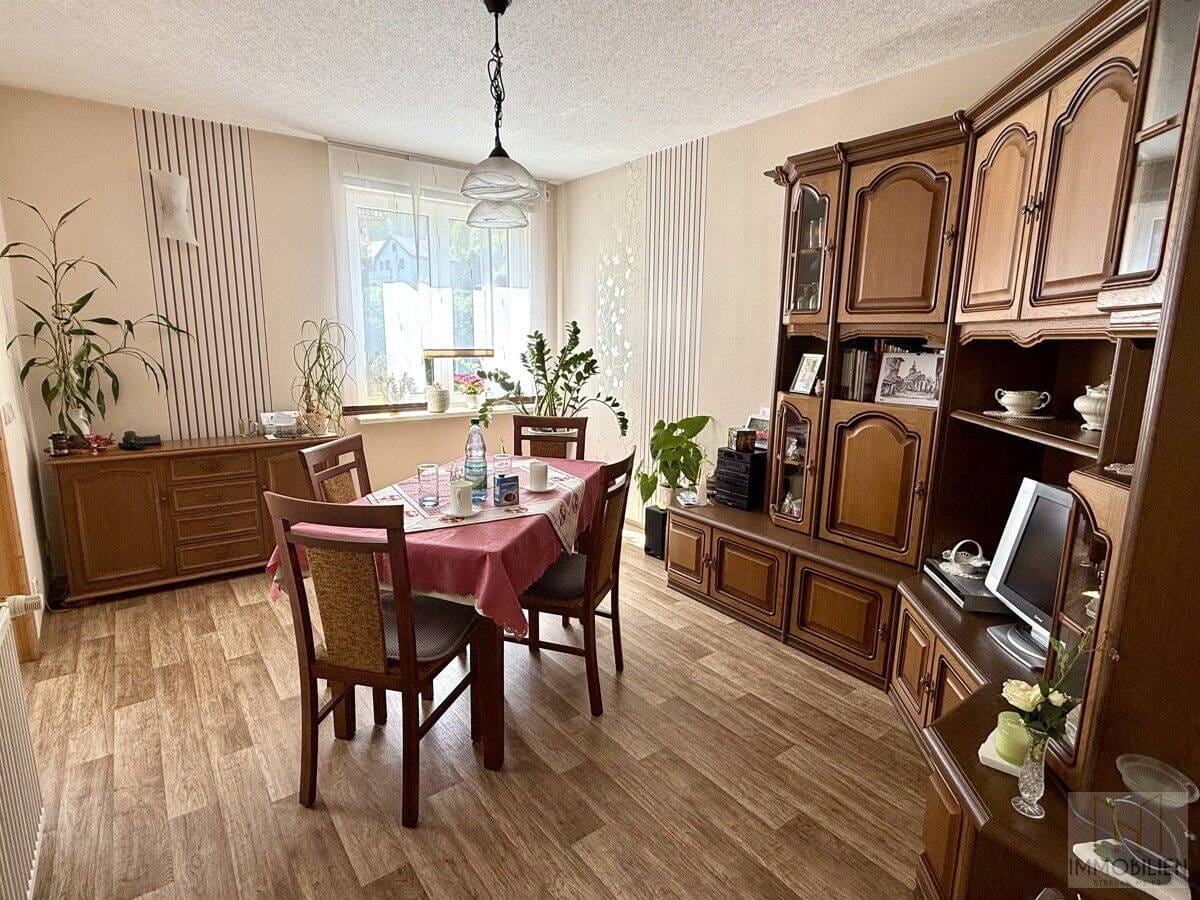 Immobilie in Schwarzatal - Modernisiertes Wohnhaus mit historischem Charme und idyllischem Garten - Raum für Familie, Hobby und Ideen - Bild 4