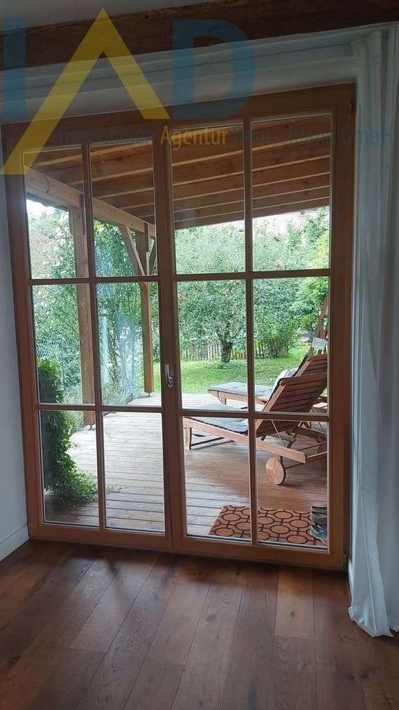 Immobilie in Aiglsbach - Historisches Landanwesen mit Wohnhaus, Scheune und 3.040 m² Grund – sofort bezugsfrei - Bild 1
