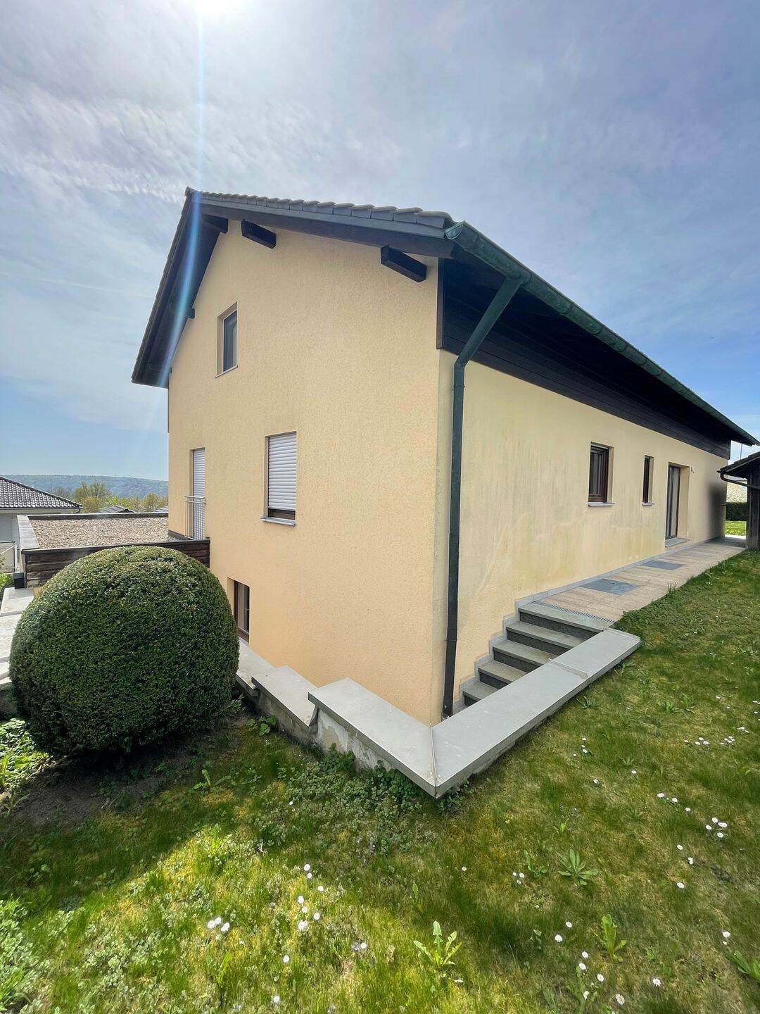 Immobilie in Ihrlerstein - Freistehendes Zweifamilienwohnhaus mit pflegeleichtem Garten und Doppelgarage in exponierter Lage und Blick nach Kelheim - Bild 4