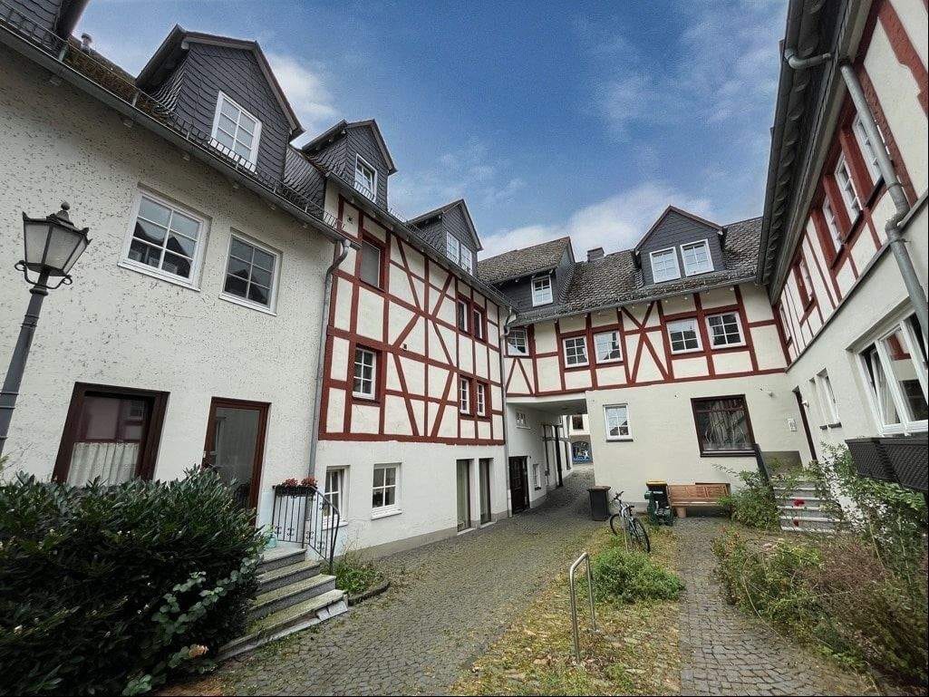 Immobilie in Herborn - Wohnen im historischen Ambiente - zentral am Puls der Zeit von Herborn gelegen! - Bild 1