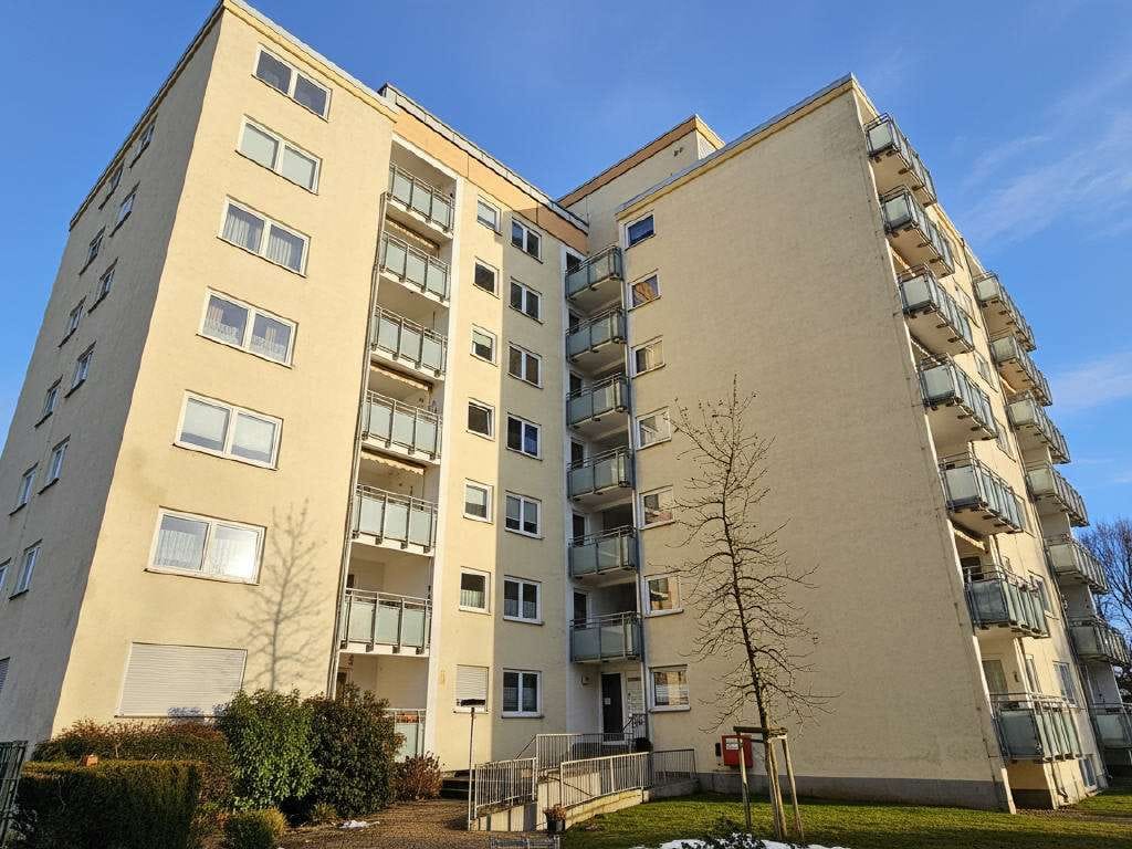Immobilie in Ginsheim-Gustavsburg - Großzügige 3,5-ZKB Eigentumswohnung mit Balkon in sehr guter Lage von Ginsheim - Bild 2