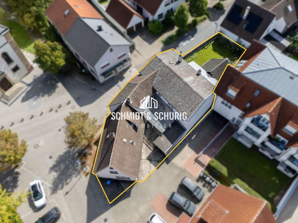 Immobilie in Bad Schönborn - Charmantes Anwesen – zwei Wohngebäude mit viel Potenzial - Bild 2