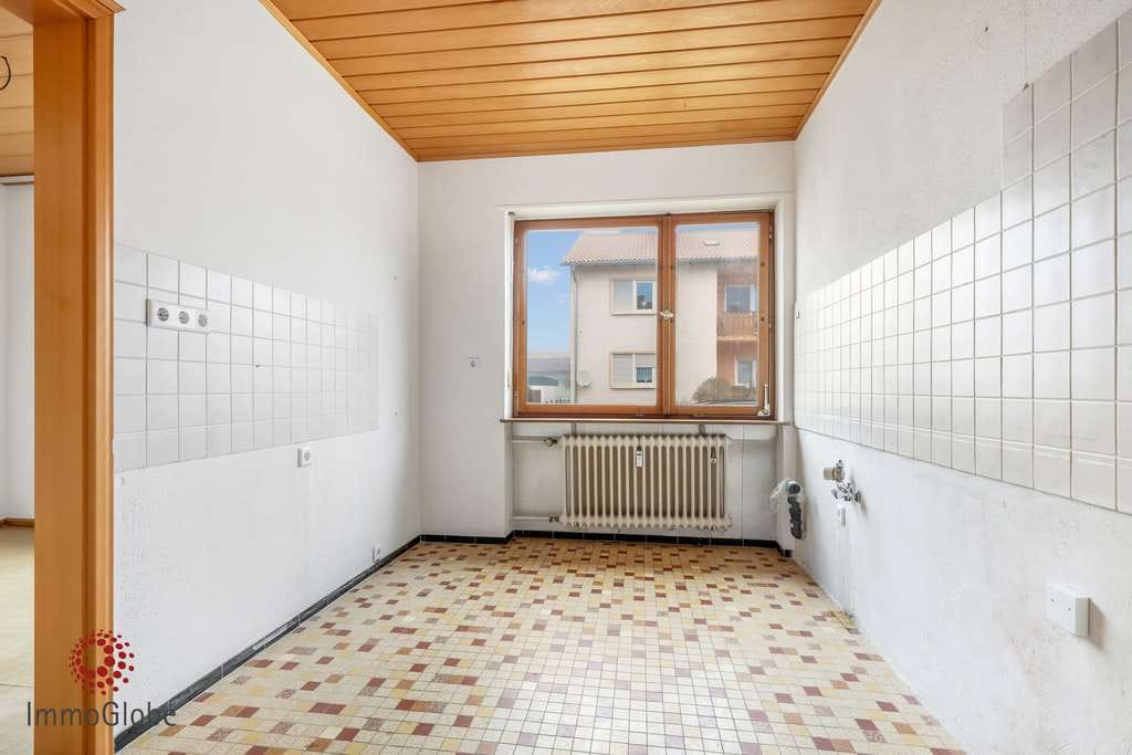 Immobilie in Höheinöd - Großzügiges Zweifamilienhaus mit vielseitigen Nutzungsmöglichkeiten - Bild 2