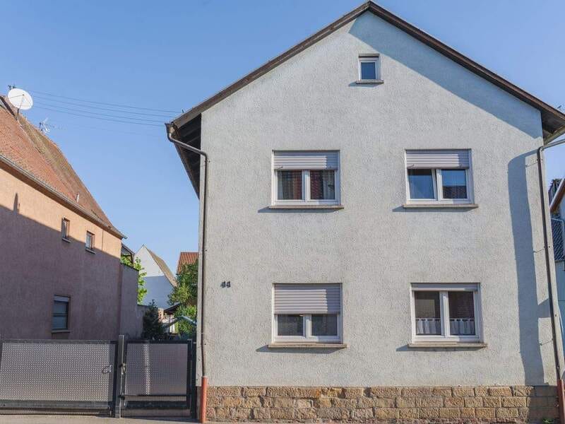 Immobilie in Lingenfeld - Eigentumswohnung mit Potenzial: Langjährig vermietet, inkl. Gartenanteil & Garagenstellplatz – starke Kapitalanlage in Lingenfeld - Bild 0