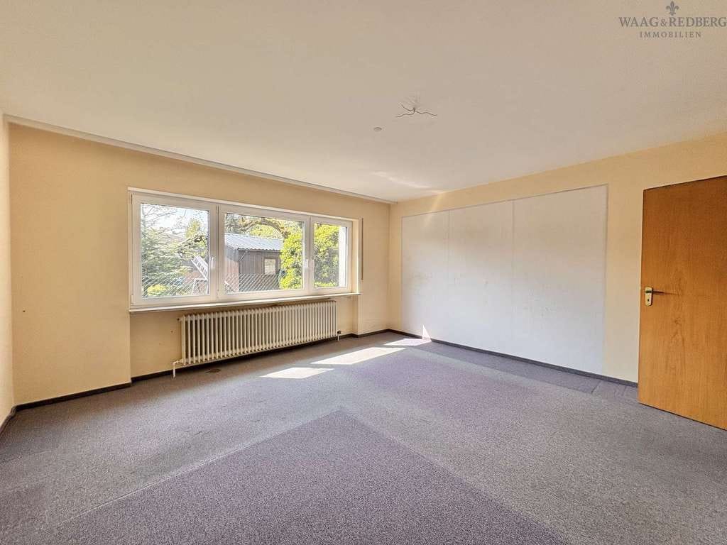 Immobilie in Cadolzburg - Viel Platz & Potenzial: Zweifamilienhaus mit Garten - Bild 3