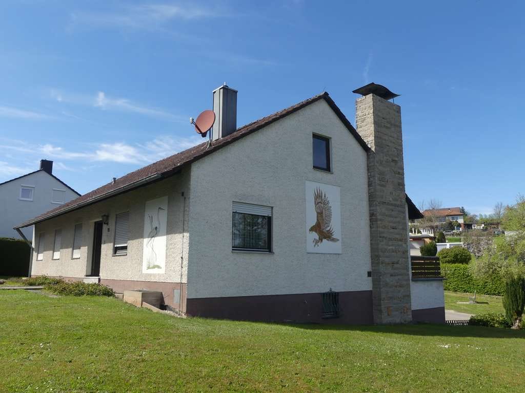 Immobilie in Sachsen bei Ansbach - Einfamilienhaus mit herrlichem Fernblick  in Sachsen b. Ansbach! - Bild 0