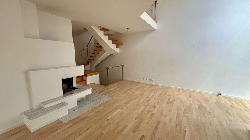 Immobilie in Hettenshausen - Lichtdurchflutete Luxus-DHH mit offener Architektur von Privat - Bild 4