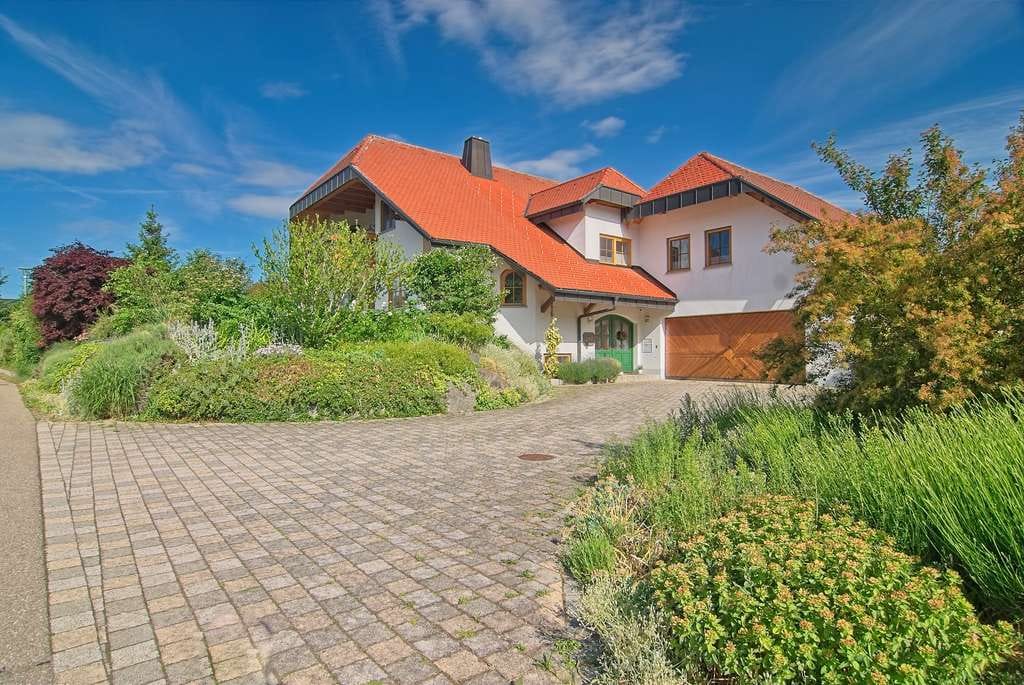 Immobilie in Wutach - Energieeffizientes Traumhaus auf parkähnlichem Grundstück – ohne Makler! - Bild 1