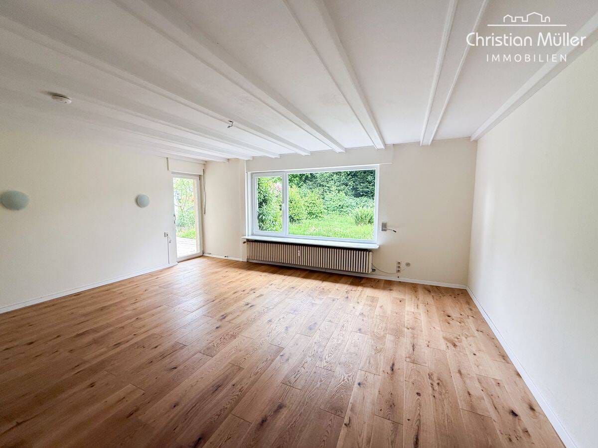 Immobilie in Kirchzarten - Eigennutzung & Kapitalanlage vereint: Dreifamilienhaus in Kirchzarten auf Erbbaugrundstück - Bild 1