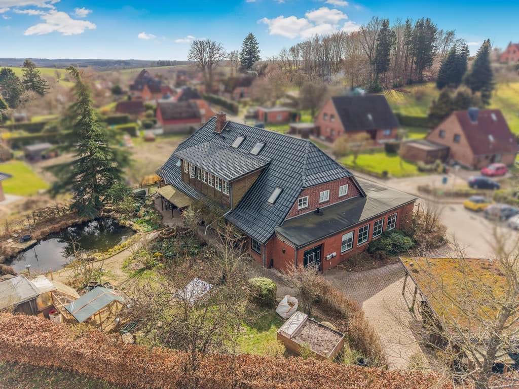 Immobilie in Giekau - Mehrfamilienhaus mit historischer Geschichte und vielen Potentialen! Ihr neues Zuhause an der Ostsee - Bild 2