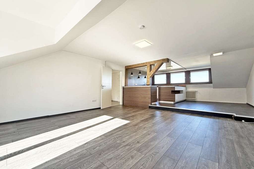 Immobilie in Pellingen - Pellingen: Bezugsfreie 3-Zimmer-Wohnung mit Dachterrasse in ruhiger Höhenlage - Bild 3