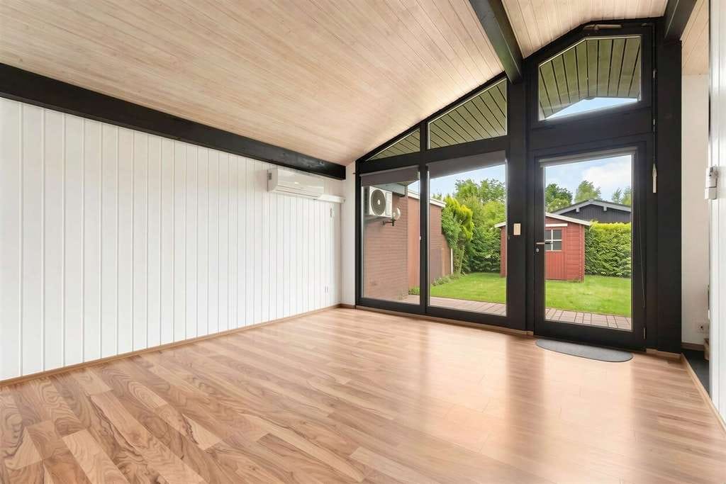 Immobilie in Butjadingen - Nur 5 Minuten zum Deich – Modernisiertes Ferienhaus mit Garten & Inventar inklusive - Bild 4