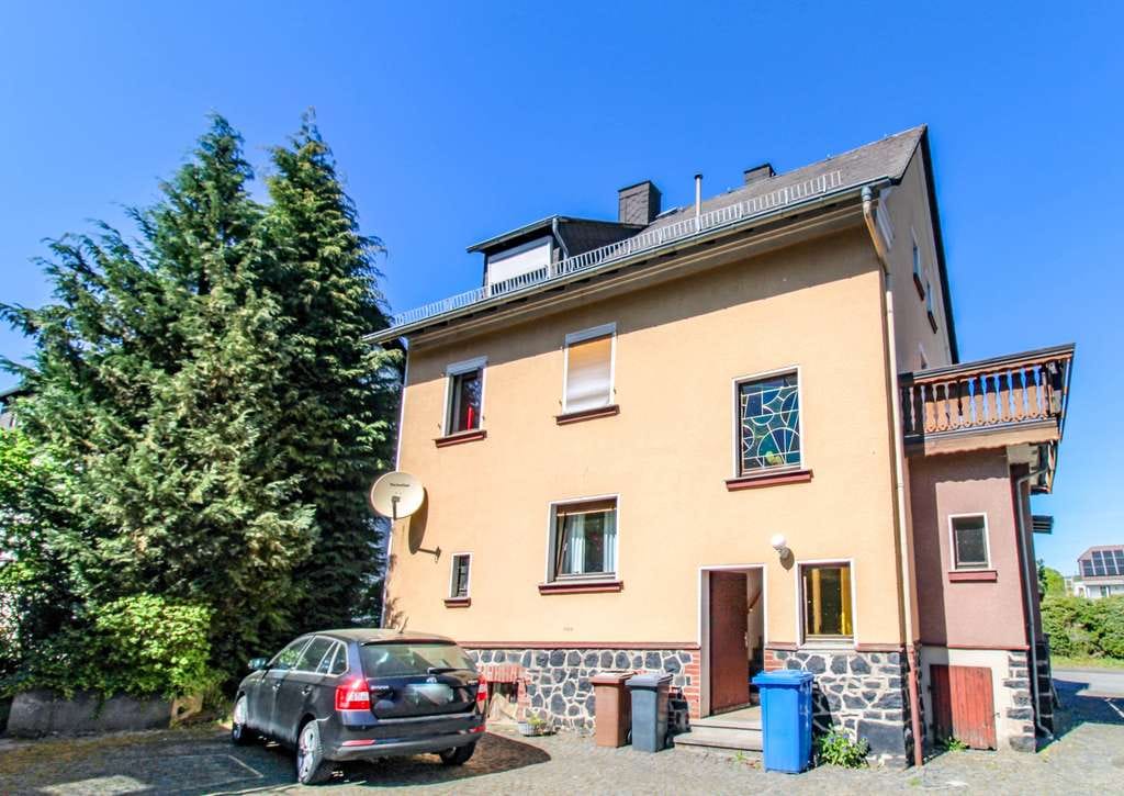 Immobilie in Waldbrunn - Einfamilienhaus mit Nebengebäude und Garage auf großem Grundstück in Waldbrunn-Hausen - Bild 2