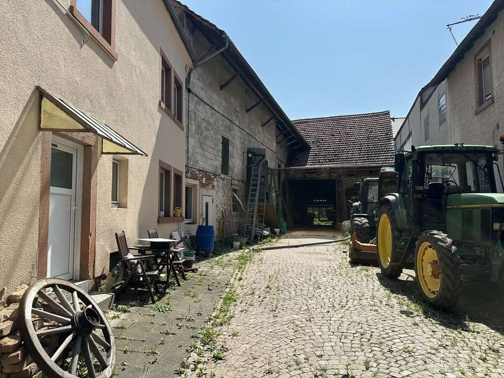 Immobilie in Großostheim - Charmantes renovierungsbedürftiges Einfamilienhaus mit großem Grundstück und vielseitiger Scheune - Bild 3