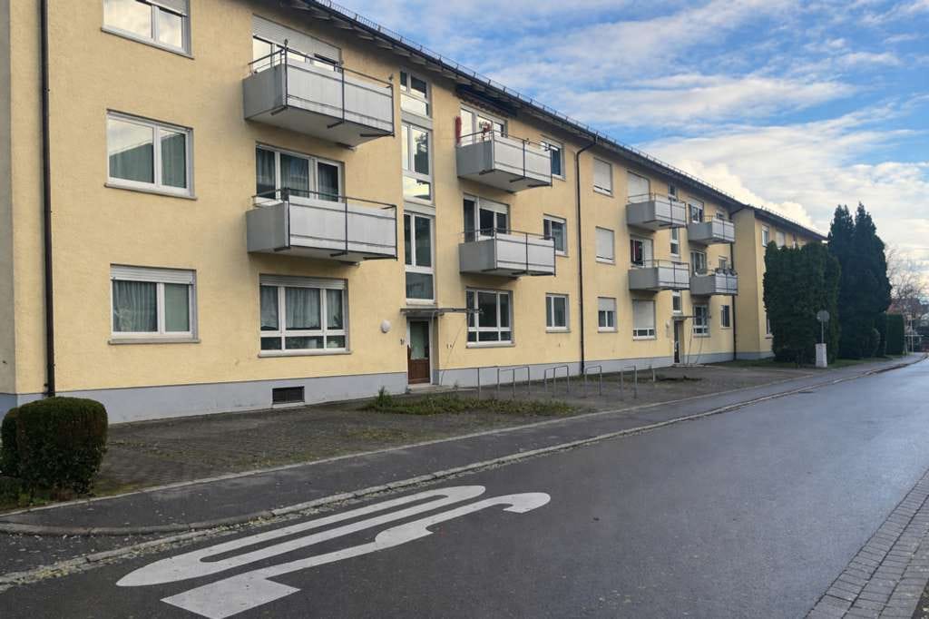 Immobilie in Friedrichshafen - Charmante 3,5 Zimmer Hochparterre-Wohnung mit Balkon - Bild 0
