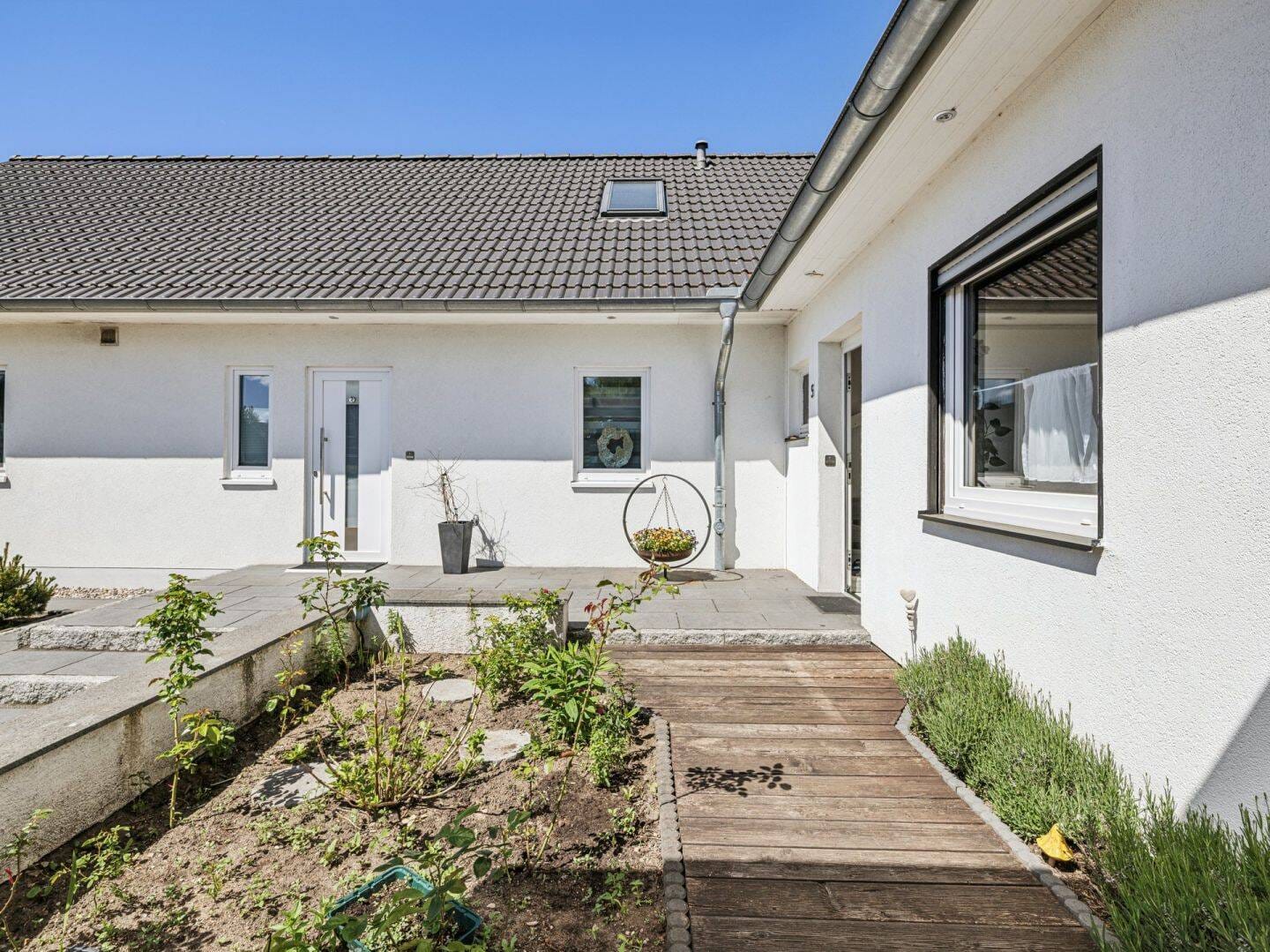 Immobilie in Kaltenkirchen - Festpreis! Haus mit zwei separaten Wohneinheiten in familienfreundlicher Lage von Kaltenkirchen - Bild 1