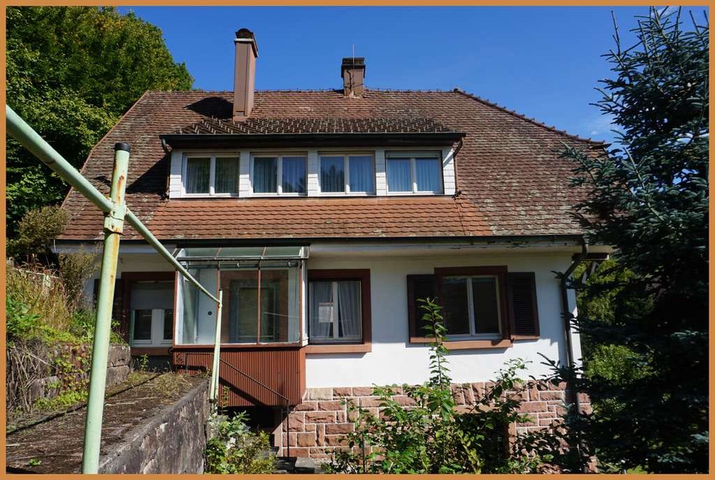 Immobilie in Oberharmersbach - Idyllisches Einfamilien-Wohnhaus mit traumhaftem Grundstück in ruhiger Wohnlage ! - Bild 1