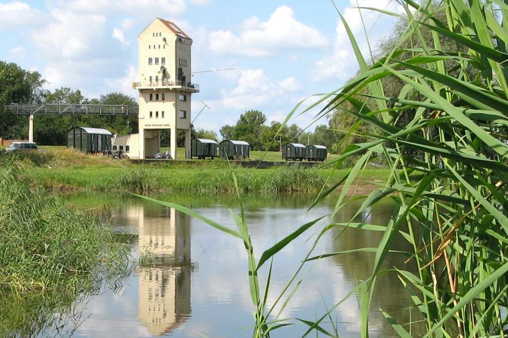 Immobilie in Letschin - Außergewöhnliche Gastro- & Eventlocation mit Ferienwohnung direkt an der Oder - Bild 0