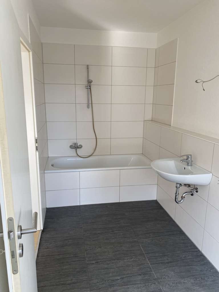 Immobilie in Bad Rodach - Mitten in Bad Rodach - MFH, Scheune, Nebengebäude, Garage und Garten tolle Rendite! - Bild 4