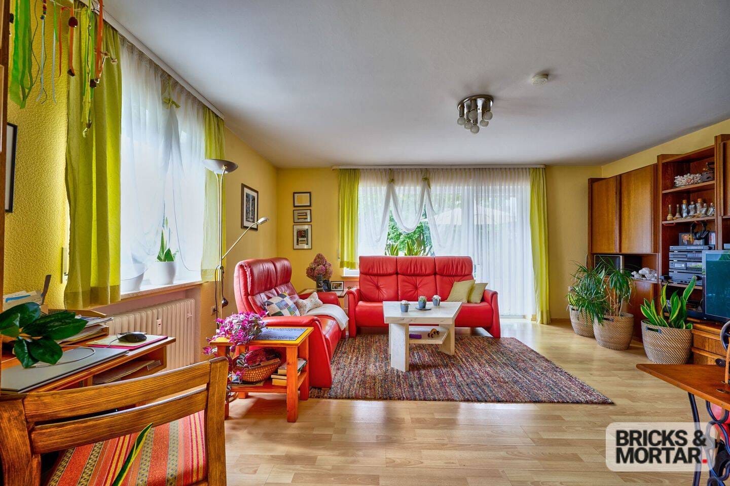 Immobilie in Ichenhausen - Dreifamilienhaus in idyllischer Waldrandlage in Deubach bei Ichenhausen - Bild 1