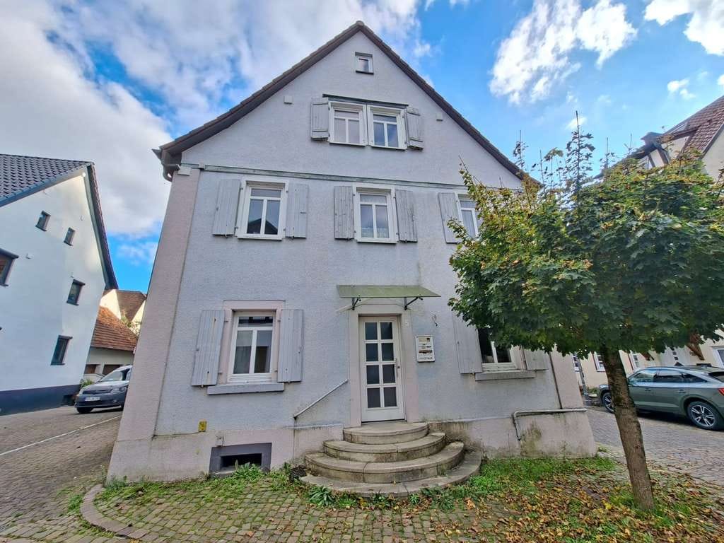 Immobilie in Adelsheim - Freistehendes 3-Fam.-Haus in der Innenstadt von Adelsheim - Bild 0