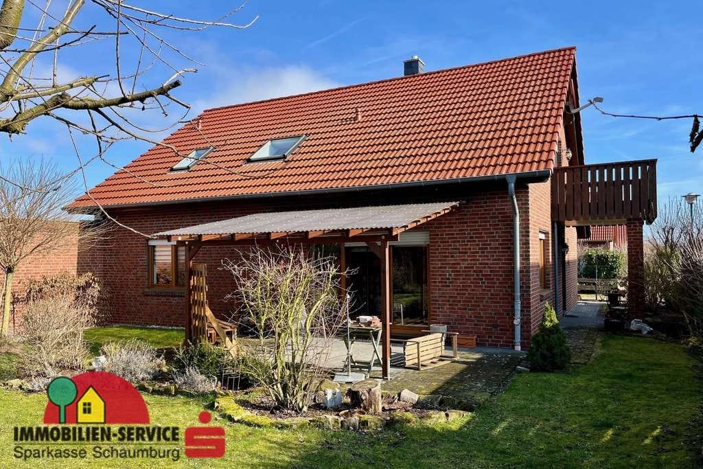 Immobilie in Lindhorst - Modernes Einfamilienhaus mit ELW in ruhiger Lage - Bild 0