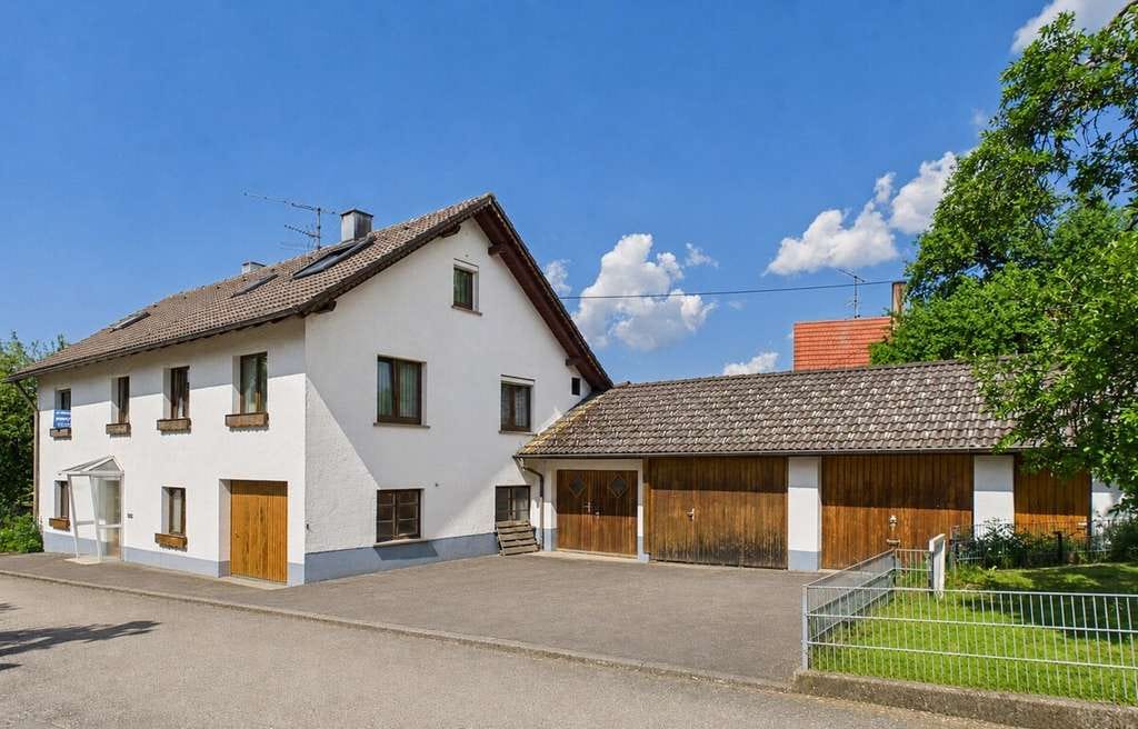 Immobilie in Fluorn-Winzeln - Viel Platz für die ganze Familie – gepflegtes Zuhause mit großem Grundstück - Bild 0