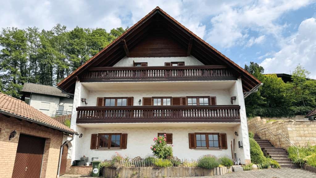 Immobilie in Döttesfeld - Wohlfühl-Zuhause im Landhausstil – familienfreundliches Traumhaus mit Garten, Sauna & Kamin - Bild 1