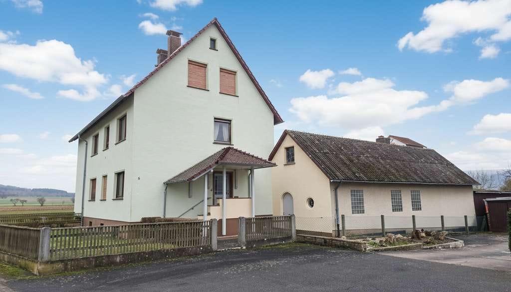 Immobilie in Wanfried - Modernisiertes Zweifamilienhaus mit großem Garten und Raum für Ideen - Bild 2