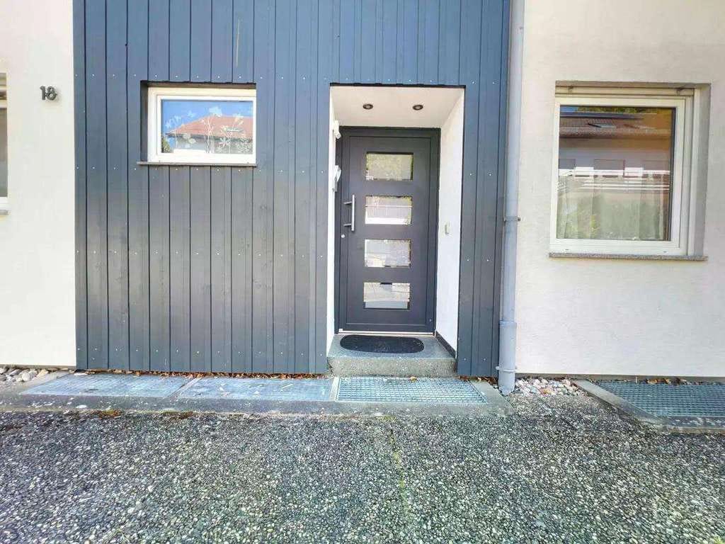 Immobilie in Nagold - Provisionsfrei! Schmuckstück Nagolds! Einfamilienhaus mit Garage, großen Balkon, DG & ELW - Bild 1