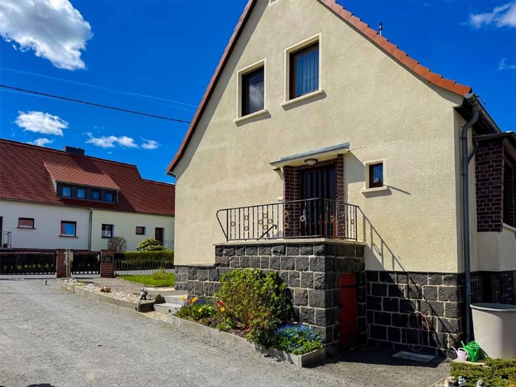 Immobilie in Neustadt in Sachsen - Hochwertig und ruhig wohnen mit Blick über die Stadt - Bild 2
