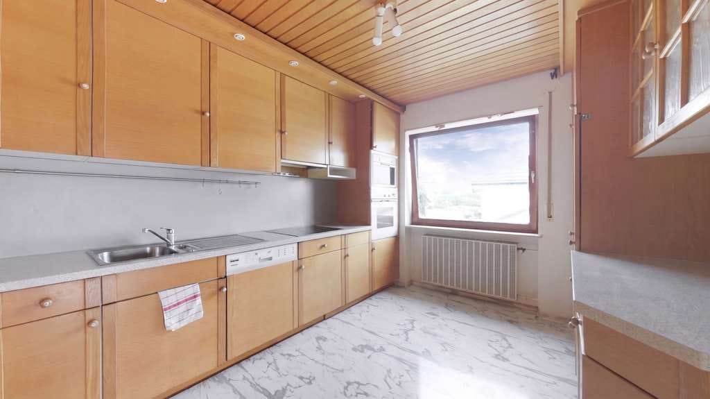 Immobilie in Winnweiler - Renovierungsbedürftiges Einfamilienhaus mit Einliegerwohnung und viel Potential in Bestlage - Bild 2