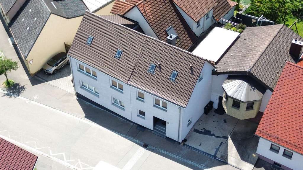 Immobilie in Gemmingen - 🏢 Drei Wohneinheiten, drei Grundbücher – sofort nutzbar & vermietet - Bild 0