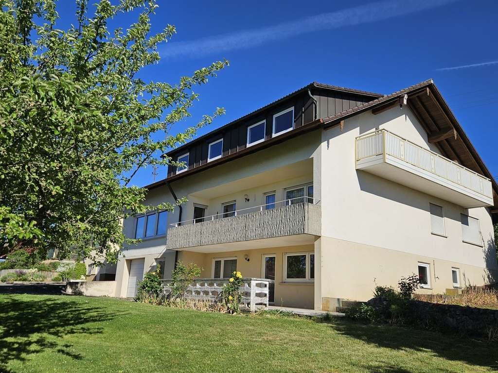 Immobilie in Böhmenkirch - "Großzügiges Zweifamilienhaus mit herrlicher Aussicht und großem Grundstück" - Bild 0