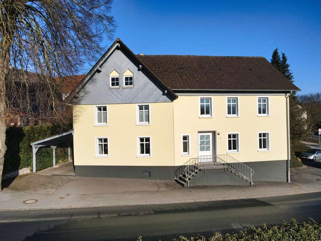 Immobilie in Balve - VR IMMO: Aus Gaststätte wird Wohnhaus – Solides Zweifamilienhaus nach kompletter Sanierung. - Bild 1