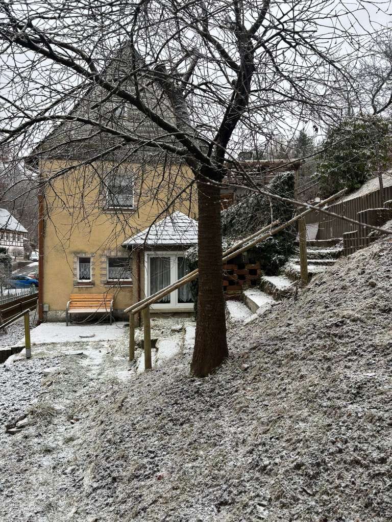 Immobilie in Augustusburg - Kleines Haus zum Um-und Ausbau - Bild 0