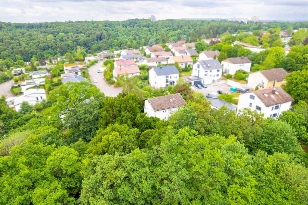Immobilie in Heidenheim an der Brenz - Großzügiges Einfamilienhaus mit riesigem Grundstück auf dem Mittelrain in ruhiger Lage - Bild 3