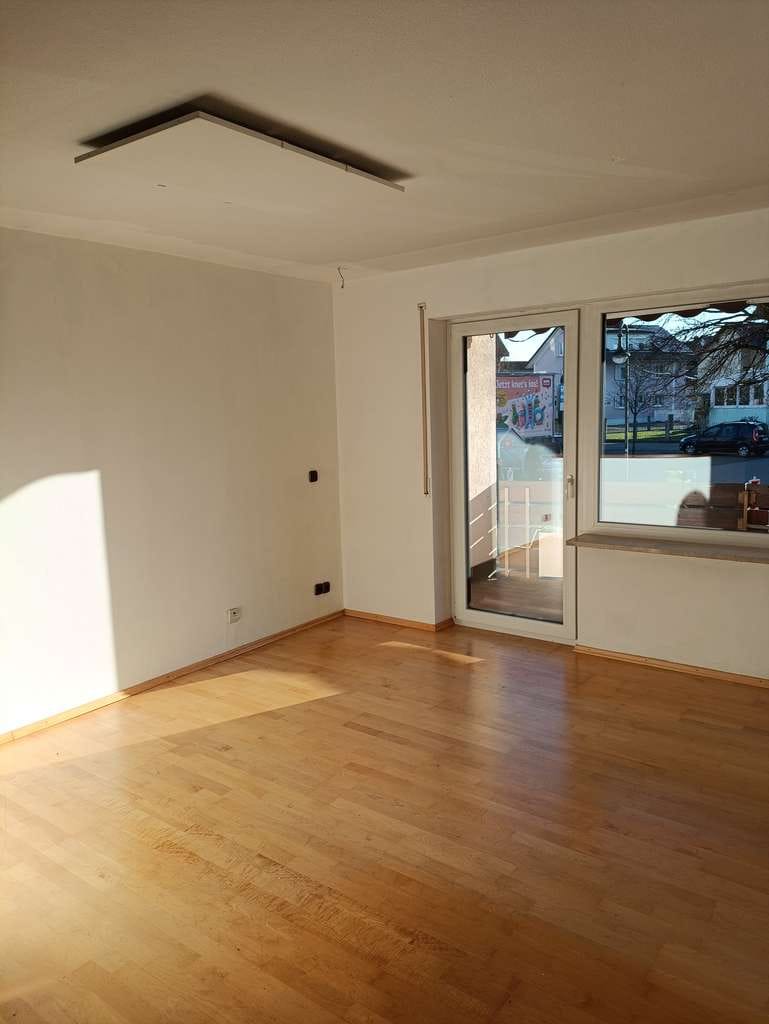 Immobilie in Immenstaad am Bodensee - SENIOREN GEEIGNET - WENIGE MINUTEN ZUM BODENSEE- EG-WOHNUNG IN ZENTRALER LAGE - Bild 1