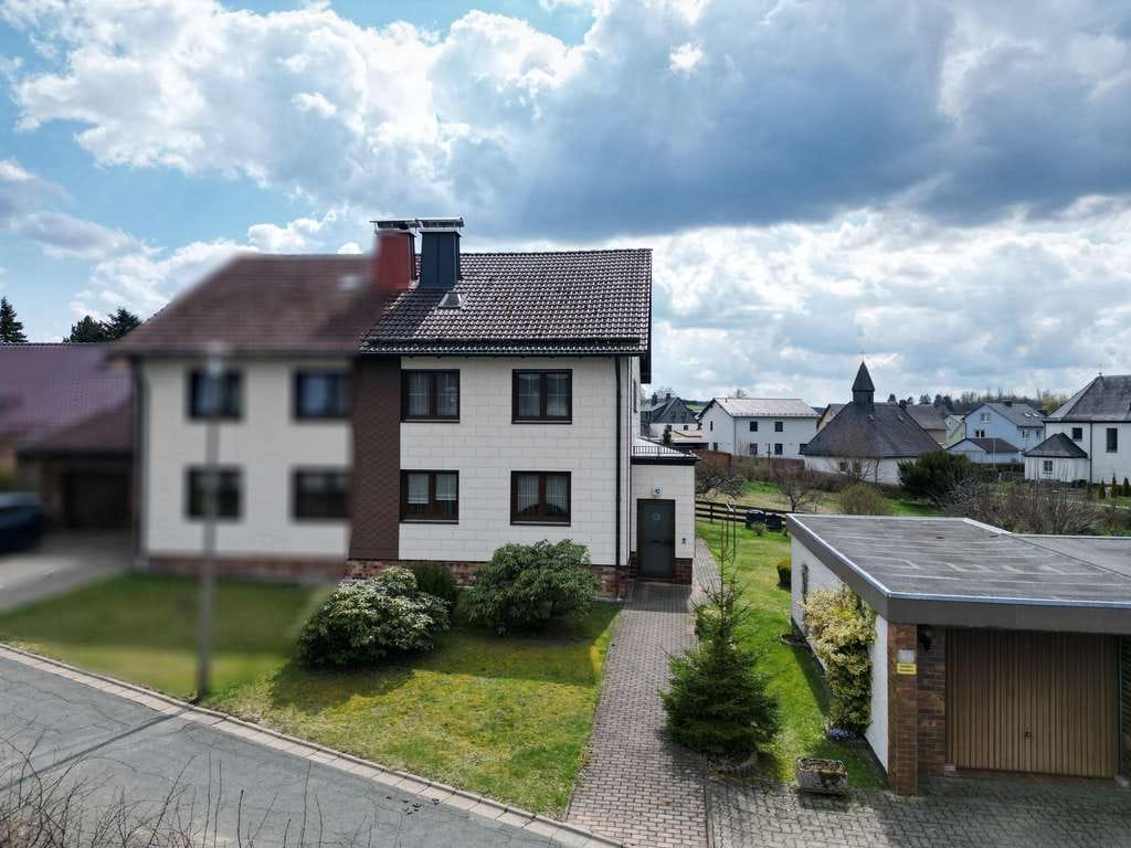 Immobilie in Geroldsgrün - Haus mit Substanz – und Platz für Ihre Ideen - Bild 2