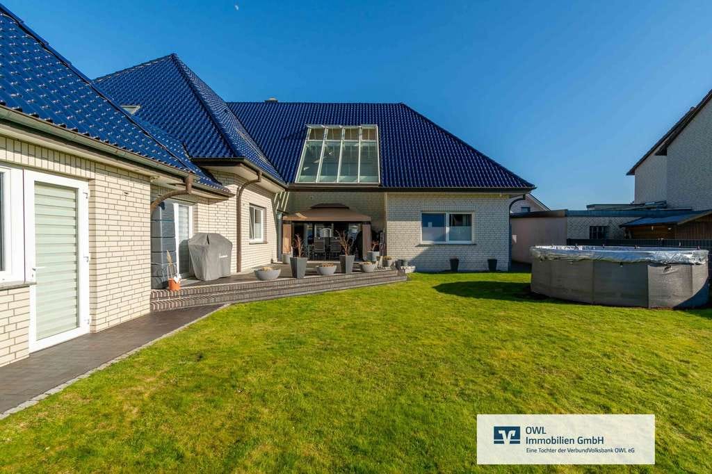 Immobilie in Hille - Stil, Raum und Komfort auf höchstem Niveau:
Traumhaus in Sackgassenlage - Bild 0